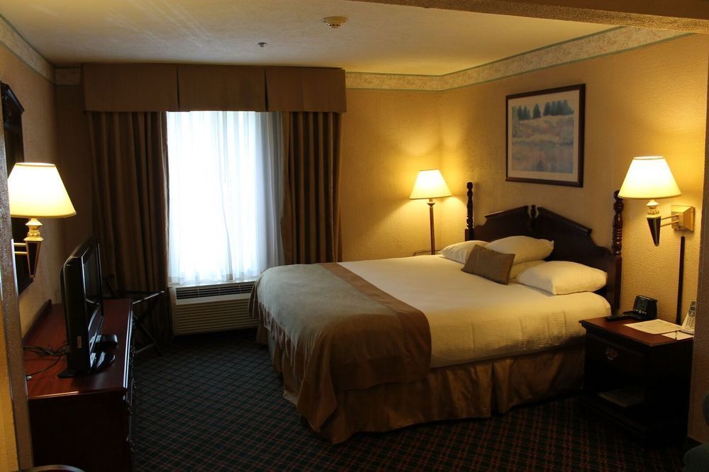 Comfort Inn & Suites Columbus North 외부 사진